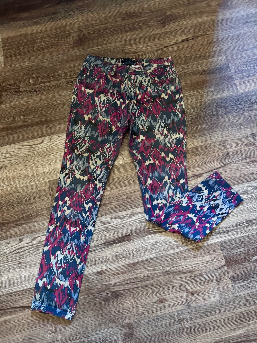 Aztec Patterned Skinny Jeans in Fuchsia & Navy Y2K